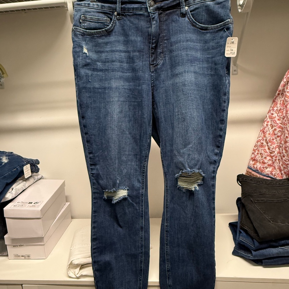 JUDY BLUE Classic Blue Distressed Women's Jeans